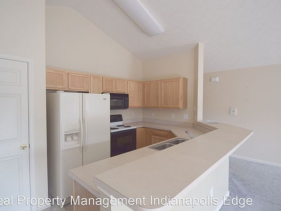 4th image of 9423 Villa Woods Dr
