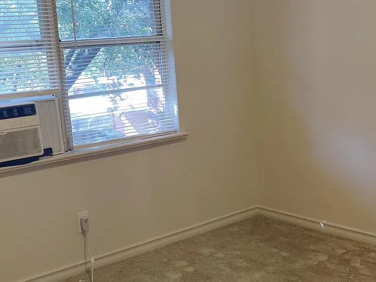 8801 Gaston Pkwy — Photo 11