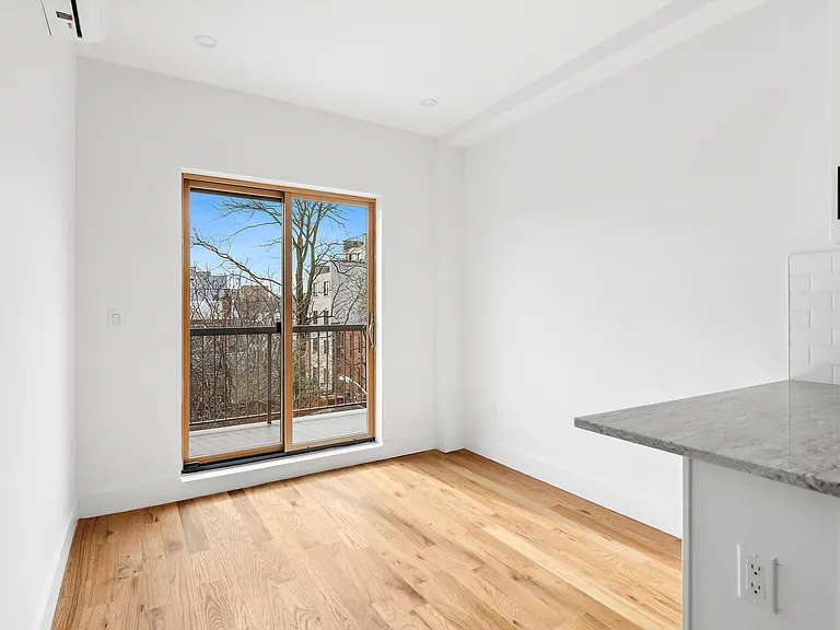 119 Woodbine St #5 — Photo 6