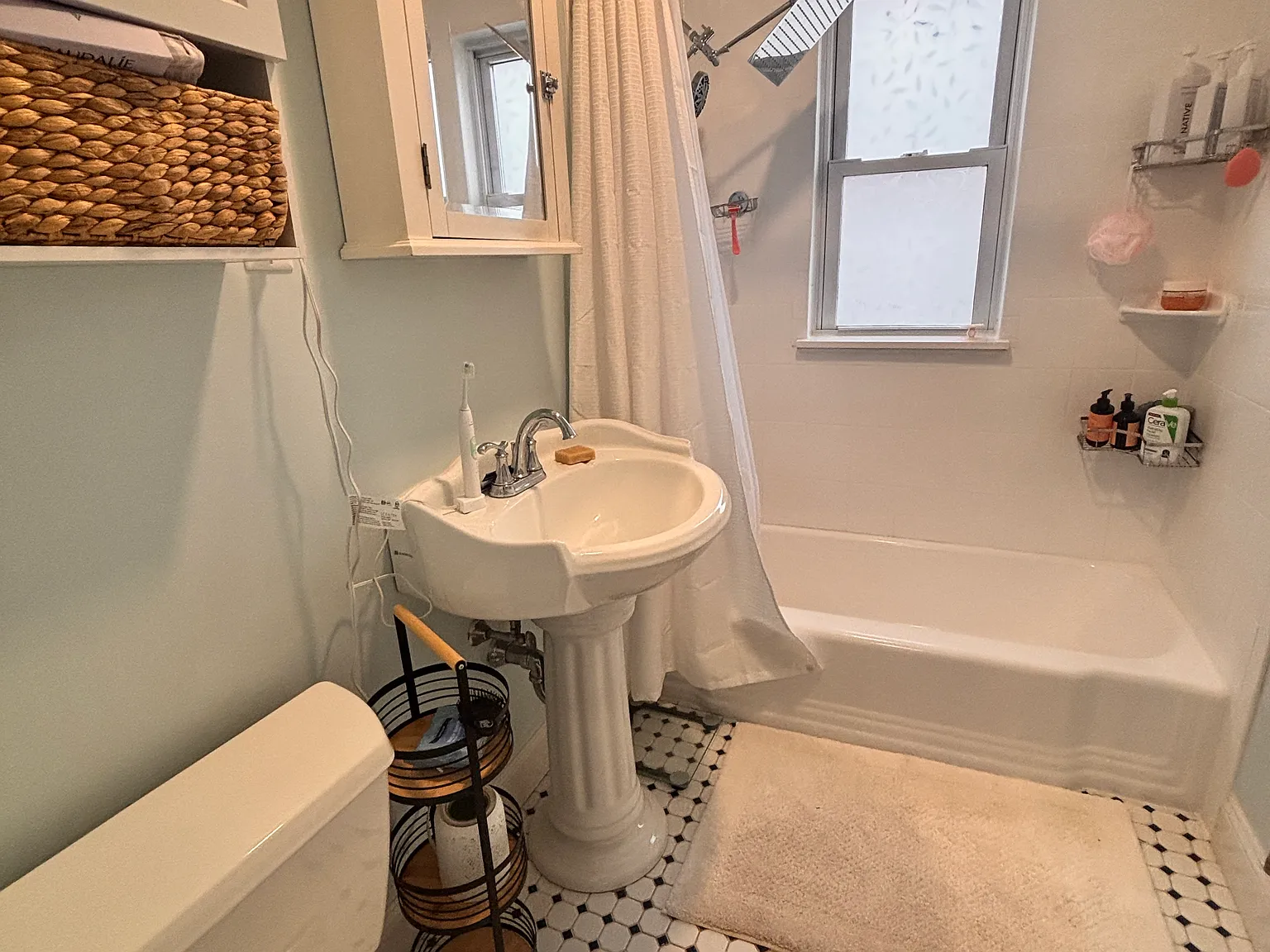 2 bed, 1096 sqft, $3,000 — Photo 4