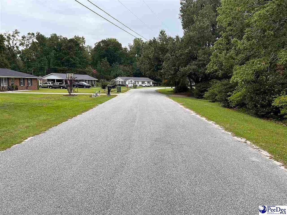 2nd image of Lynwood Dr