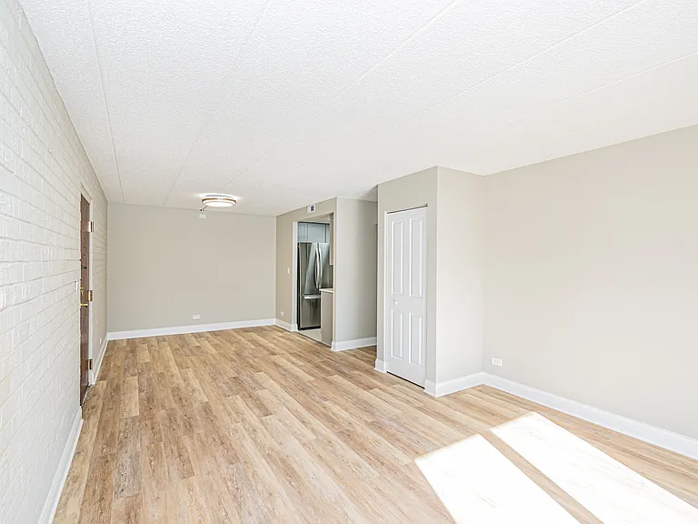 3851 N Parkway Dr #1I — Photo 3