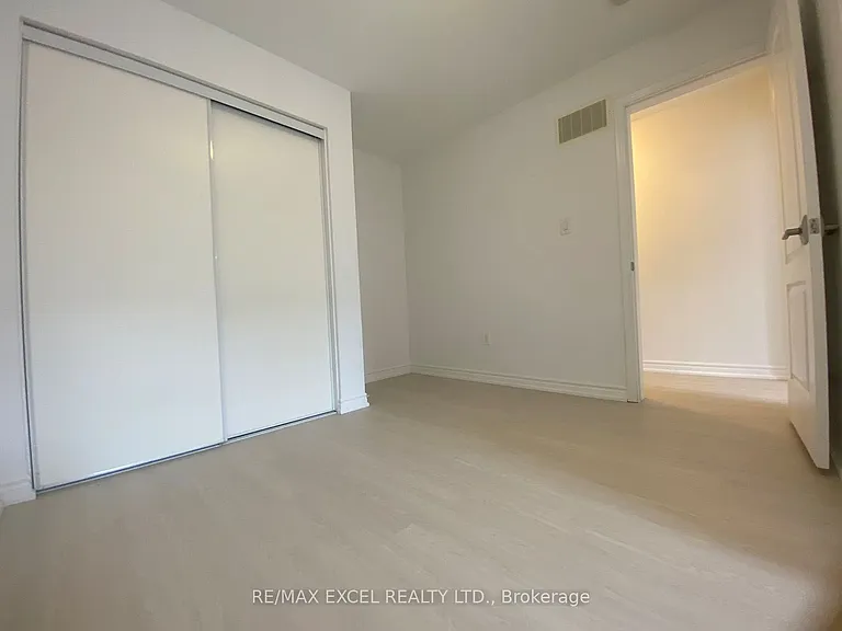 15 Heron Park Pl #5 — Photo 44