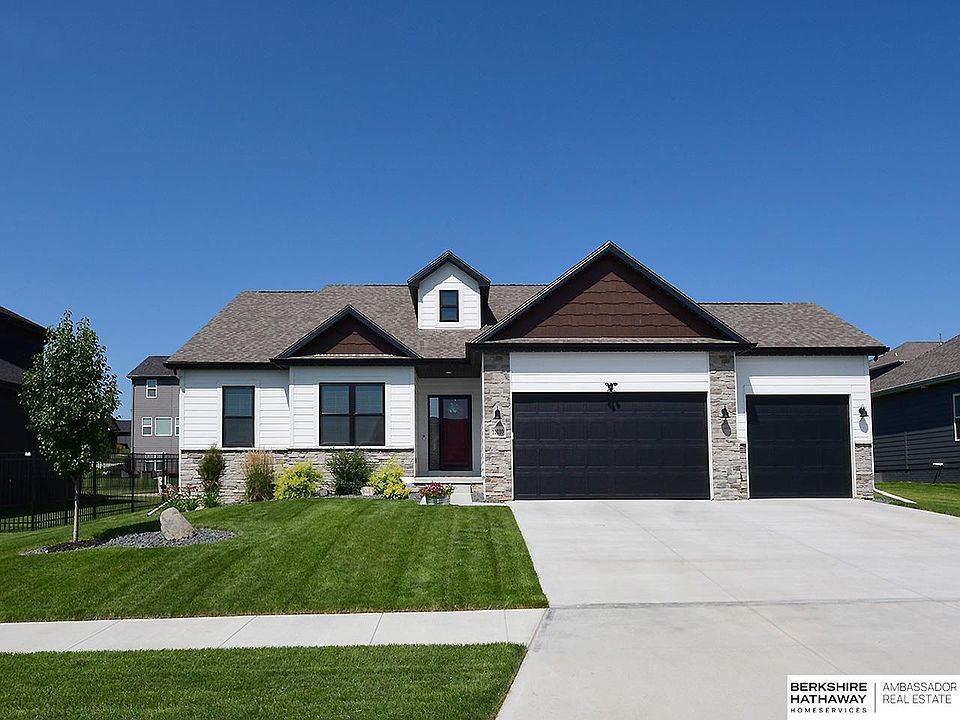 1st image of 11010 N 169th St