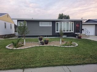 215 Chestnut Ave, Glendive, MT 59330