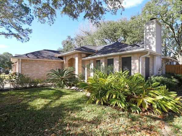 2120 Bennigan St, League City, TX 77573