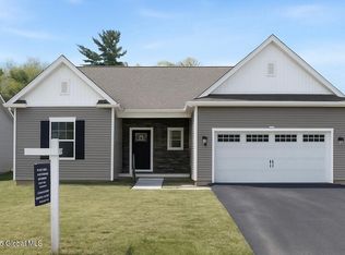 3 Blue Ridge Dr, Clifton Park, NY 12065