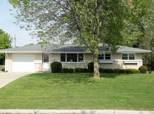 W150N8689 Wheeler Dr, Menomonee Falls, WI 53051