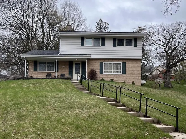 611 Lee COURT, Waukesha, WI 53186
