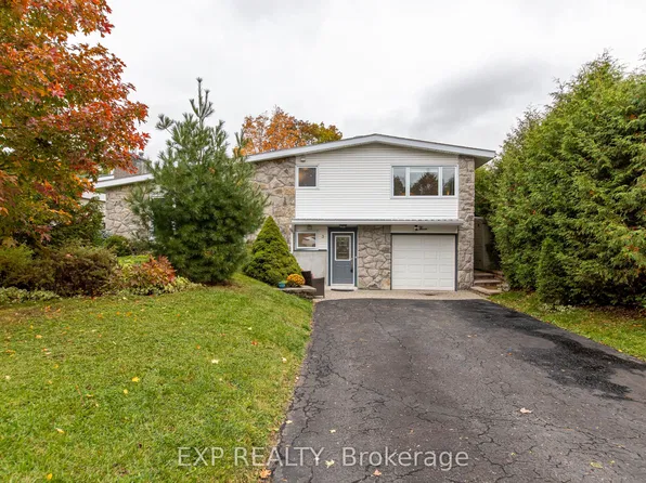 3 Welkin Cres, Ottawa, ON K2E 5M4