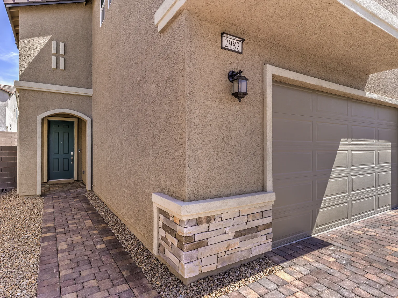 5 bed, 2642 sqft, $2,500 — Photo 3