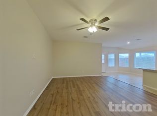 752 Rutherford Dr, Crowley, TX 76036