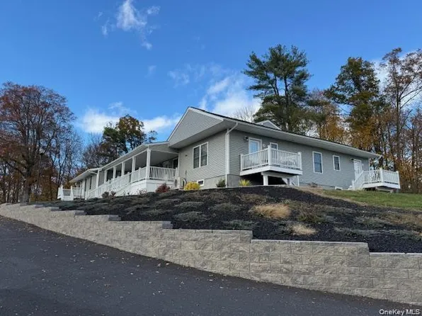 135 Cooper Rd #1, Fishkill, NY 12524
