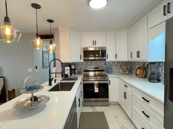 949 Normandy T #949-T, Delray Beach, FL 33484