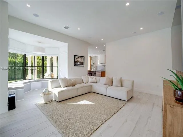 18326 SW 83rd Pl — Photo 4