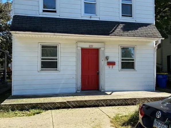 221 Duke St, Ephrata, PA 17522