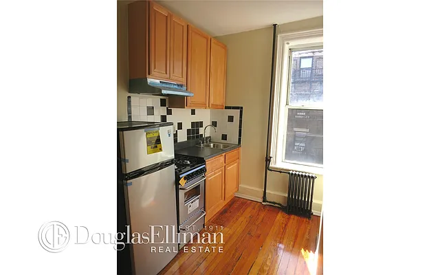 Rented by Douglas Elliman | media 25