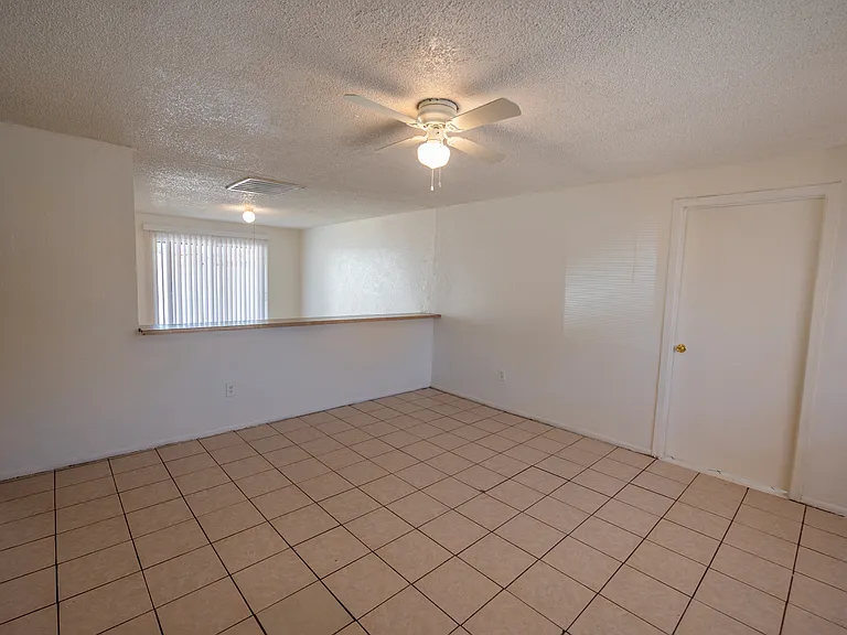 6528 W Windsor Ave — Photo 3