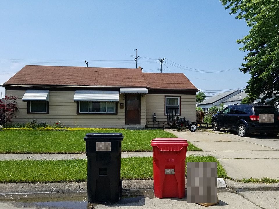 1st image of 27381 Woodmont St
