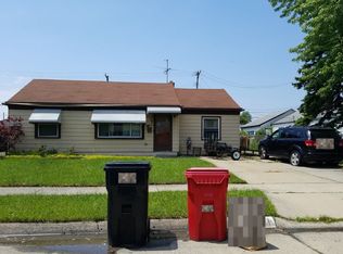 27381 Woodmont St, Roseville, MI 48066