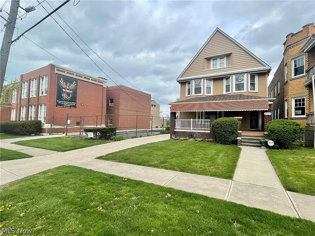 1 bed, 1.0 bath, 1000 sqft, $1,200 — Photo 2
