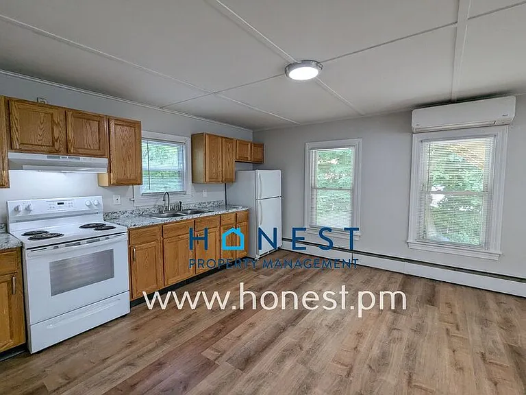110 Silver St #3 — Photo 5