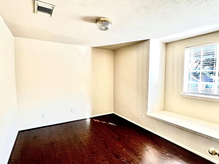 4911 Knights Branch Dr — Photo 16