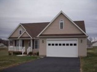 69 Bend Ct, Johnson City, TN 37615