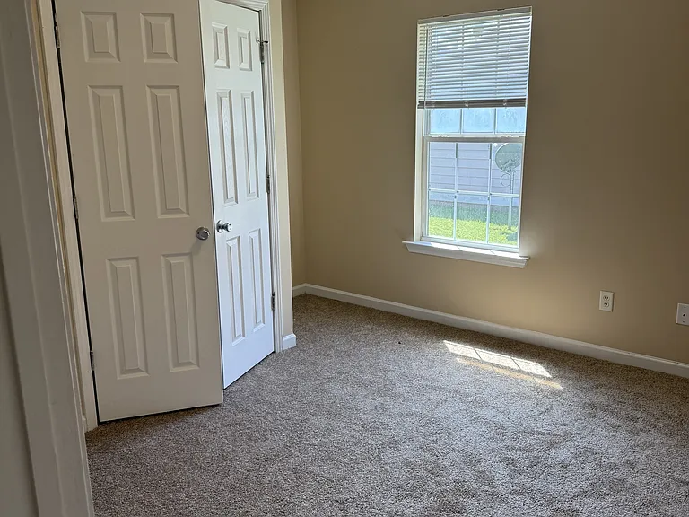 3935 Rodnor Forest Ln — Photo 5