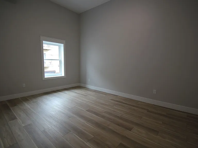 113 E Main St #1 — Photo 10