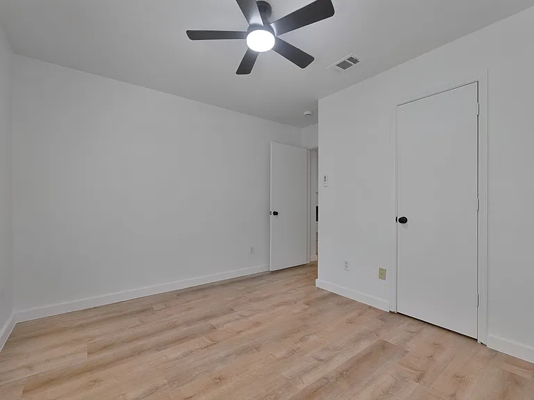 8022 Genesis Dr — Photo 25