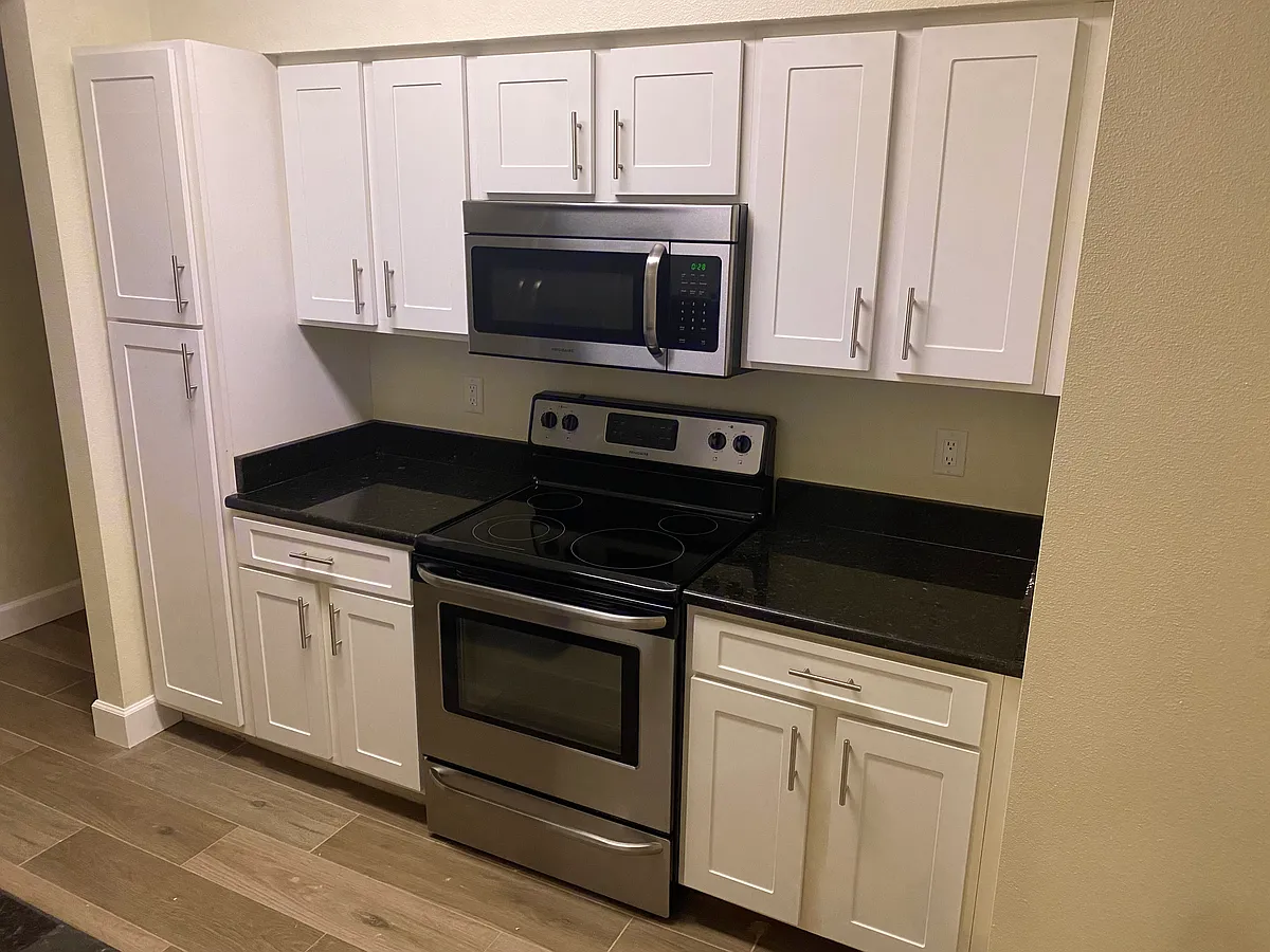 Building Photo - 1810 E Palm Ave #1101