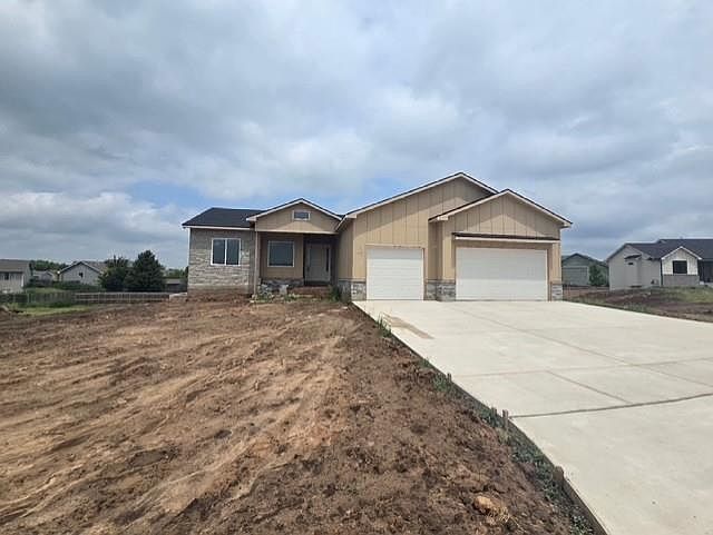 2nd image of 2910 E Burlington Ct