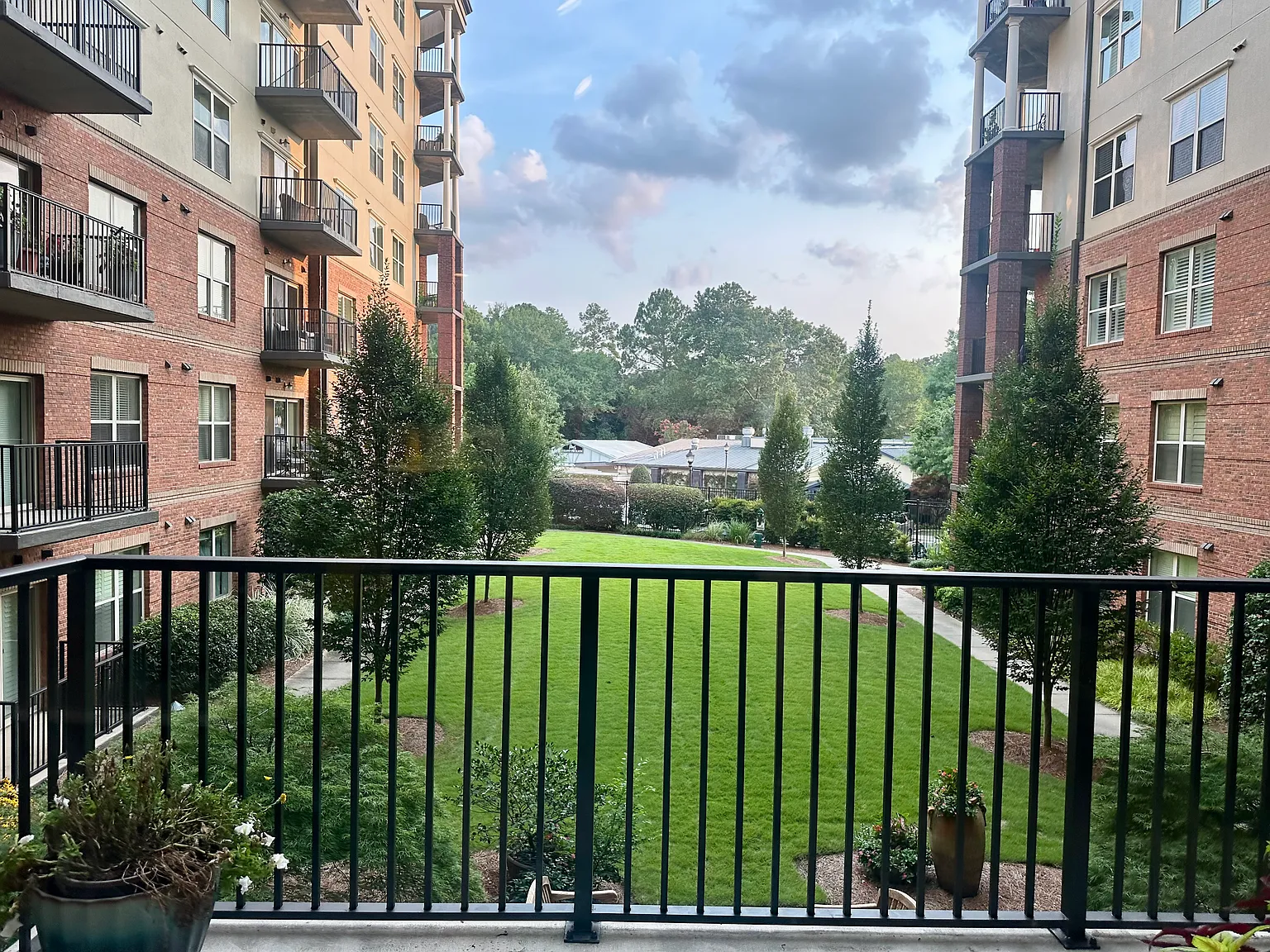 2 bed, 2.5 bath, 1500 sqft, $2,800 — Photo 3