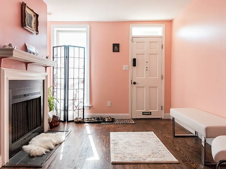 736 McHenry St — Photo 3