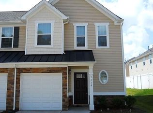 2416 Silverthorn Dr, Charlotte, NC 28273