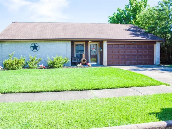 10106 Shell Rock Rd, La Porte, TX 77571