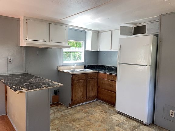 3rd image of 49 Buckeye Cir