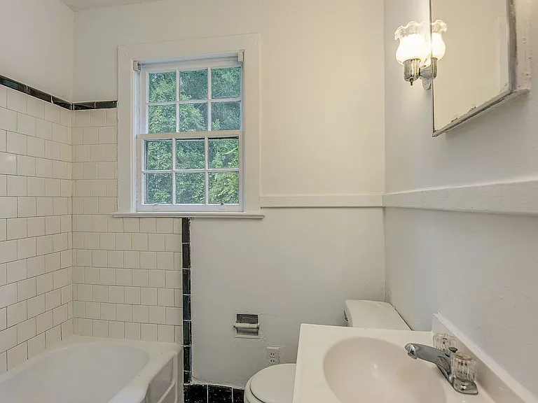 1 Riverside Dr #D — Photo 11