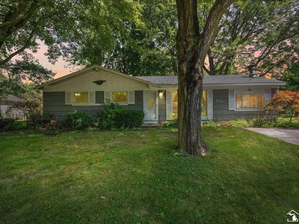 8796 Buerk Dr, Temperance, MI 48182