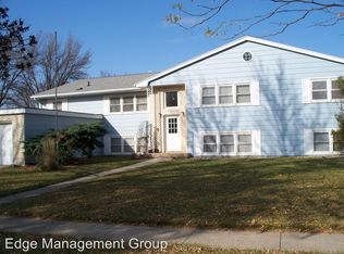 2207 Crescent Dr APT 3, Cedar Falls, IA 50613