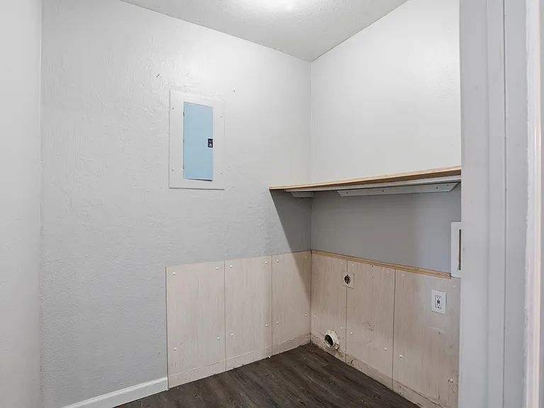 2319 Saint Gregory St — Photo 18