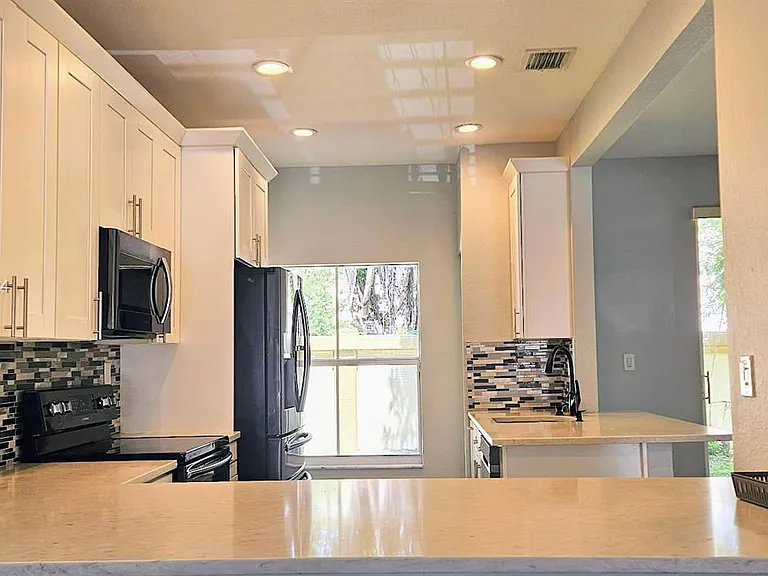 3311 Merrick Ln — Photo 4