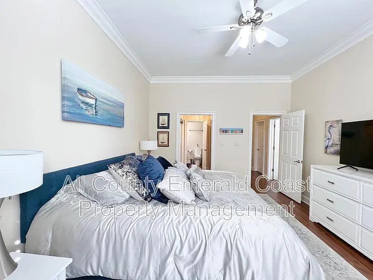 420 Oak Harbour Ln #201 — Photo 31