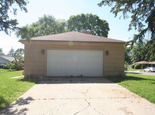 1014 15th St NE, Rochester, MN 55906