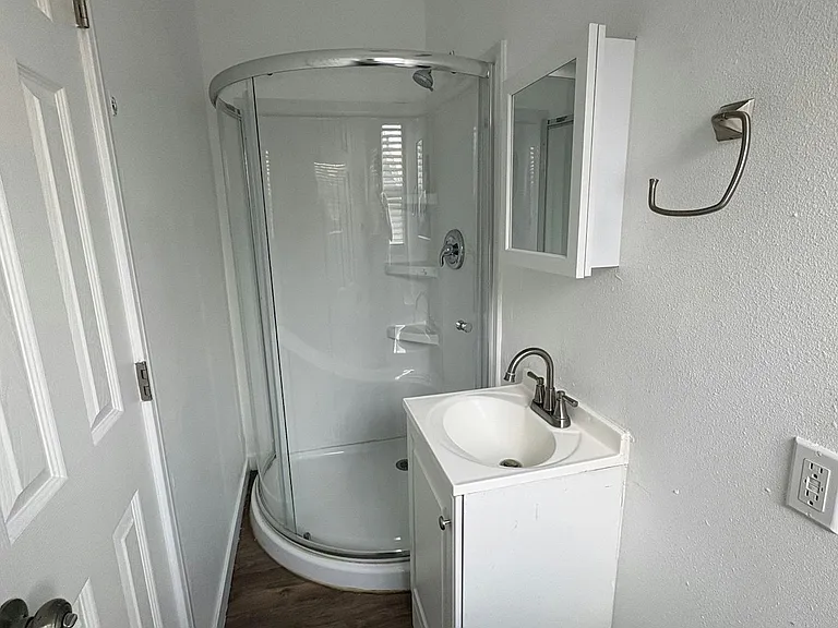 555 N La Cadena Dr #4 — Photo 16