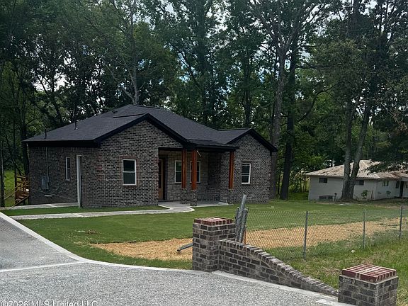 4th image of 350 Taska Rd
