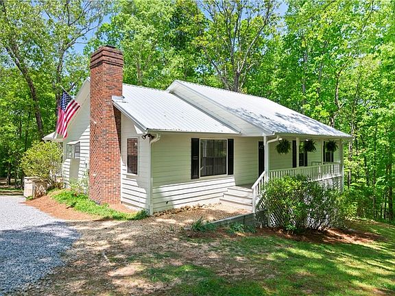 2nd image of 2249 Camp Ln