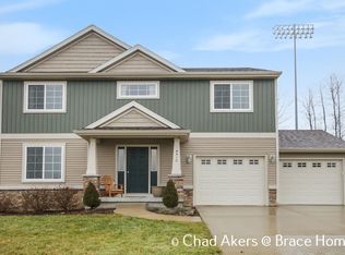 9512 Scotsmoor Dr SE, Caledonia, MI 49316