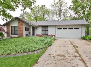 2 Mill Spring Ct, Saint Peters, MO 63376